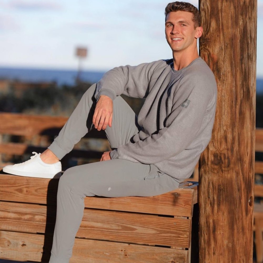 Full Alo Yoga Set - Joggers, Long Sleeve, Sweater